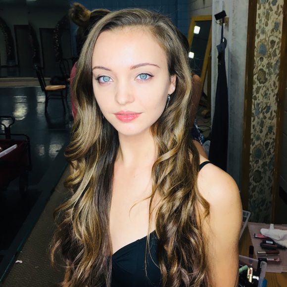 Meet your Posher, Chloe - Picture 2 of 3